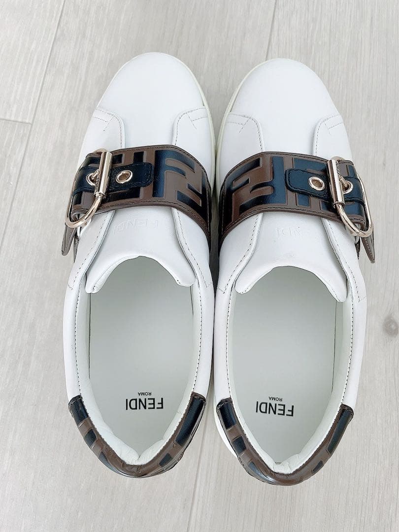 FENDI シグネチャー ホワイトレザー スニーカー