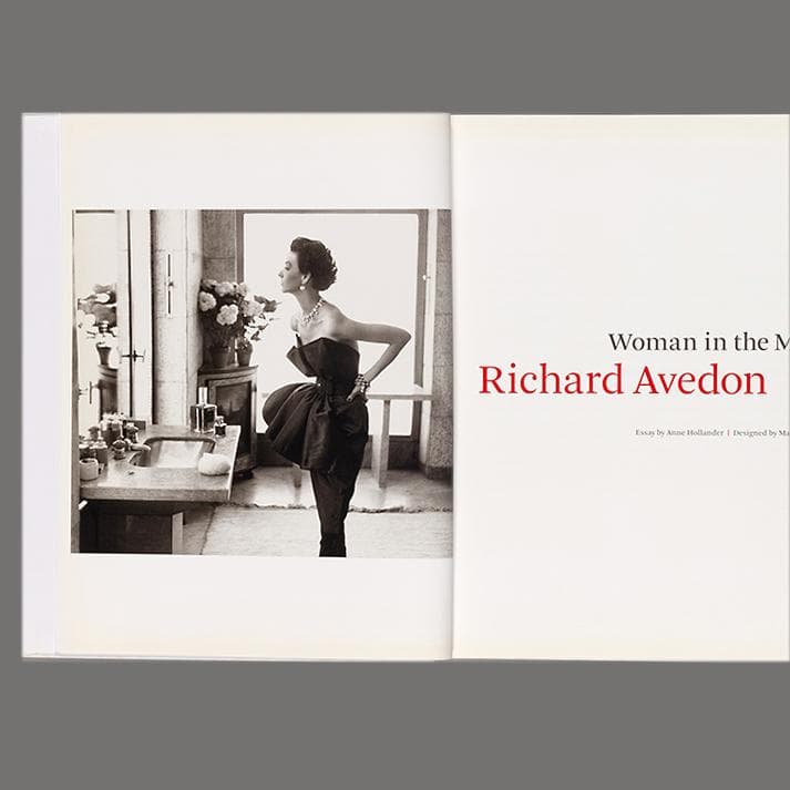 Woman in the Mirror　リチャード アヴェンドン 英語版