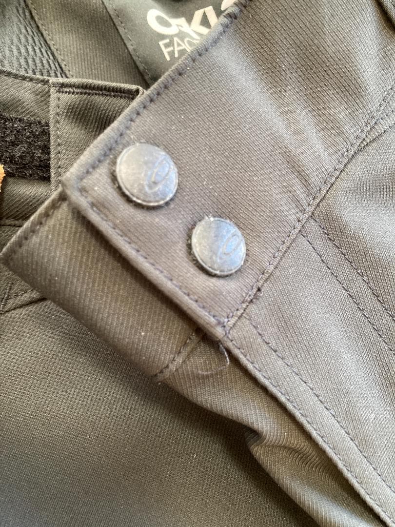 OAKLEY FACTORY PILOTスノーボードウェア SLIMFIT 美品