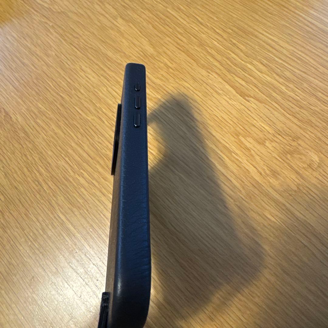 ほぼ未使用objects.io iPhone16Pro ブラック