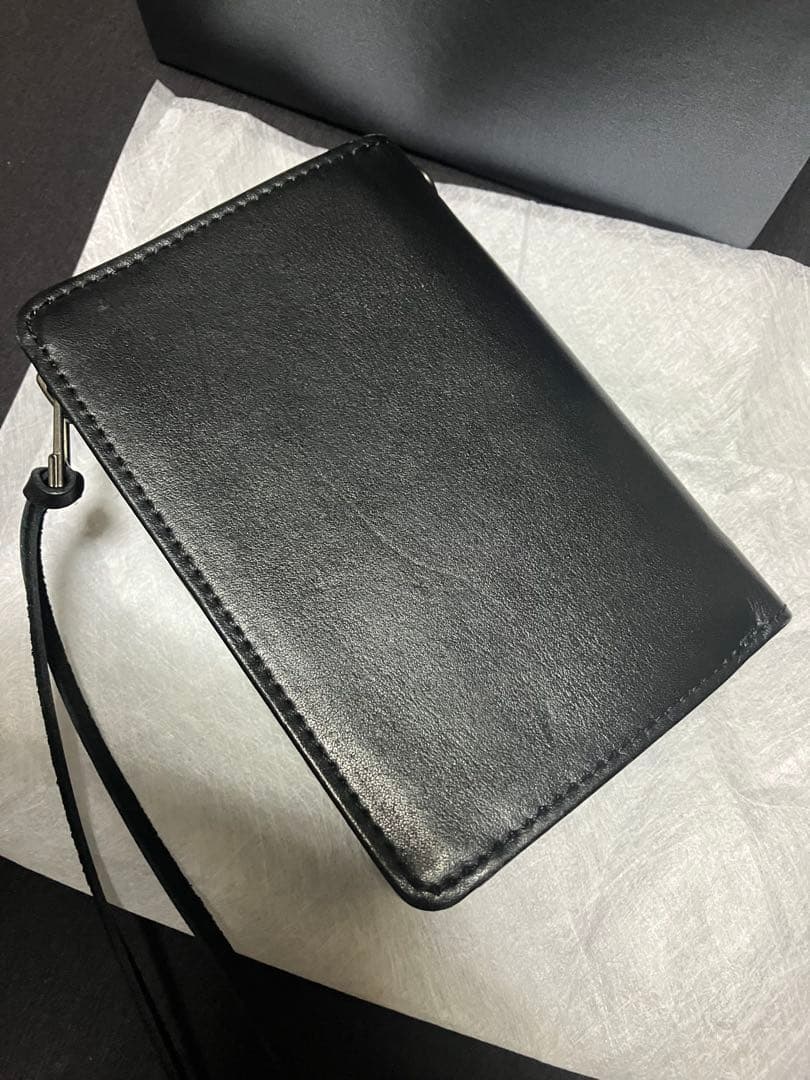 RIPVANWINKLE レザーウォレット 二つ折り財布 ブラック 縦 ボタン留