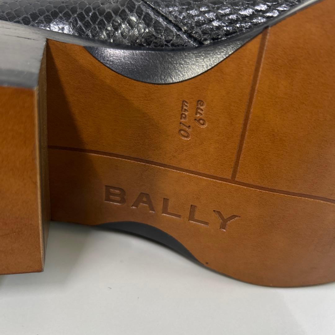 芸術品新品未使用箱付定価30万円の8割引バリーbally蛇革パイソンブーツ黒