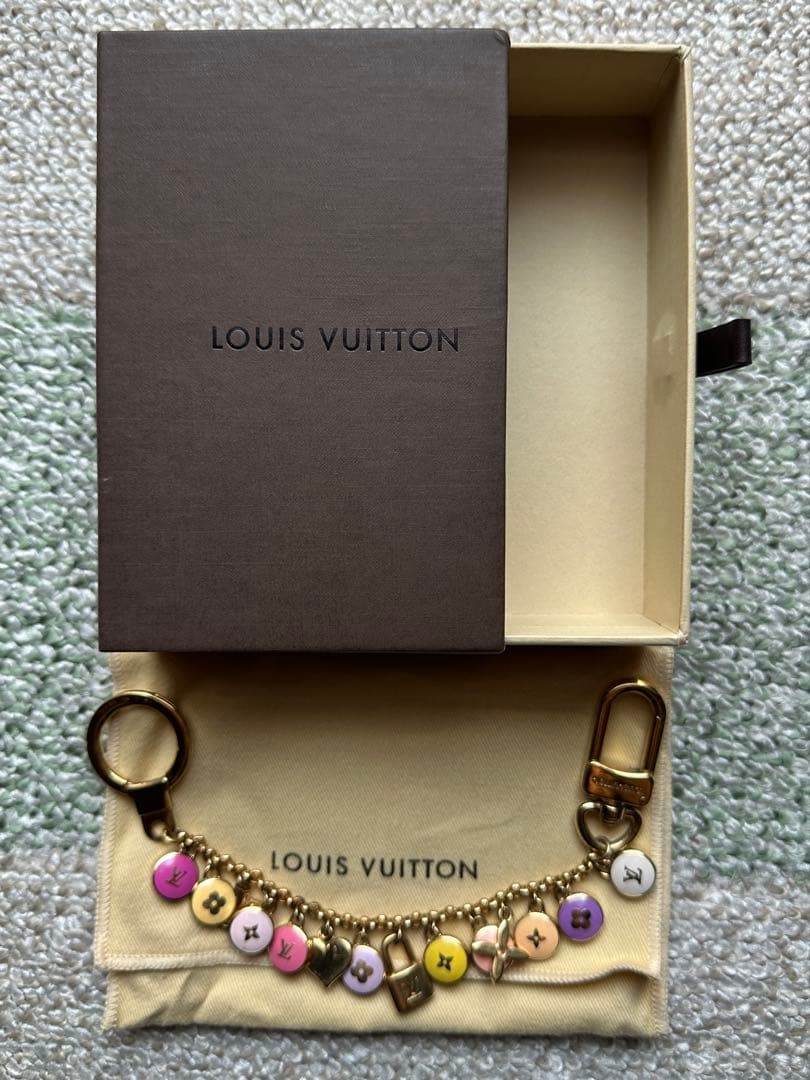 ルイヴィトン ポルトクレシェンヌ パスティーユ チャーム　パステルカラー