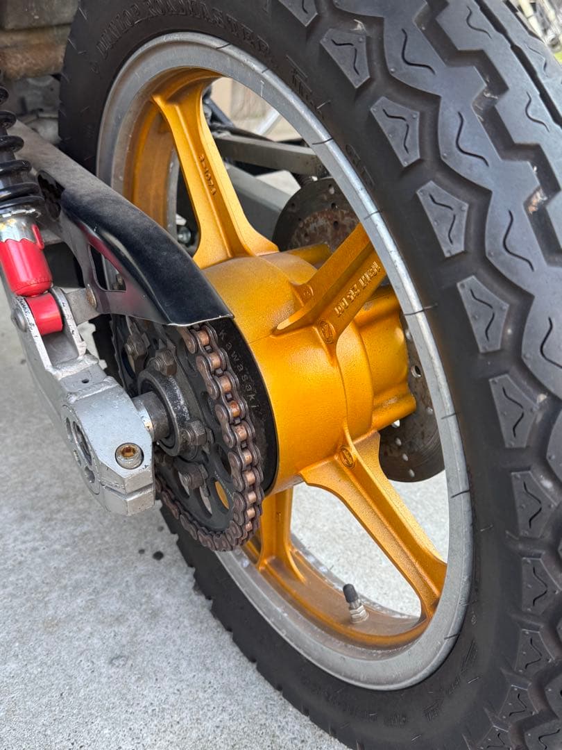 ゼファー400用 ホイールフロント19インチ リヤ18インチ