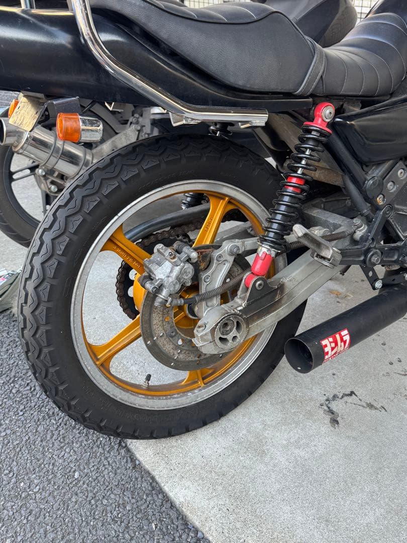 ゼファー400用 ホイールフロント19インチ リヤ18インチ