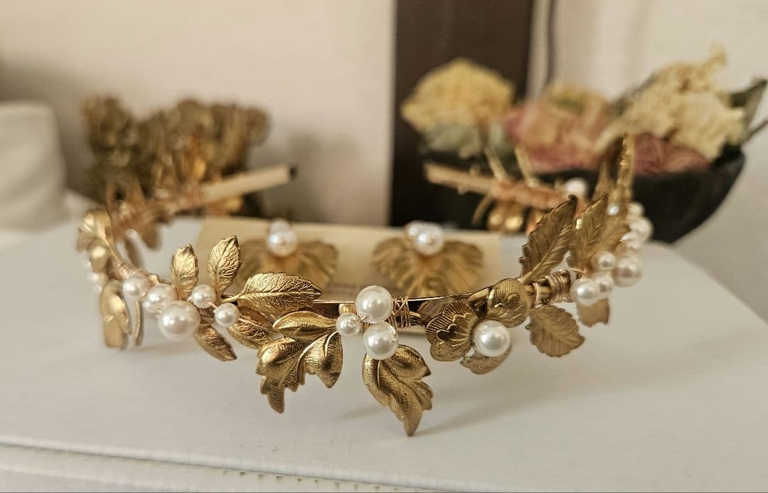 カチューシャ＆ピアスセット　ウェディング　ゴールドアクセサリー