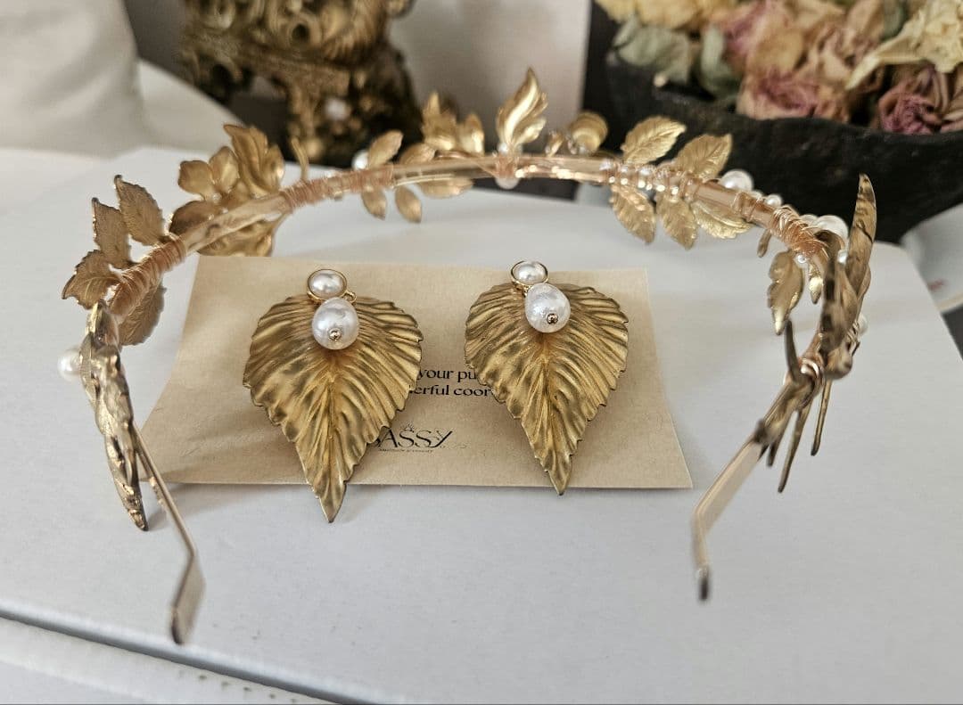 カチューシャ＆ピアスセット　ウェディング　ゴールドアクセサリー