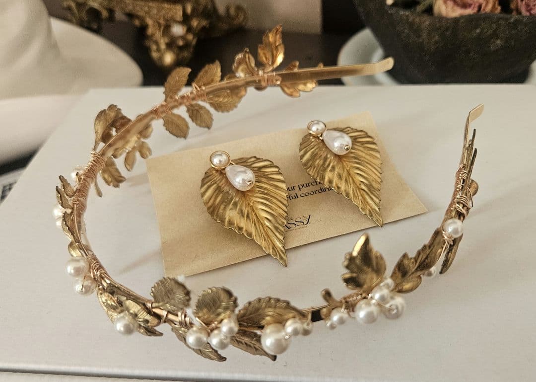 カチューシャ＆ピアスセット　ウェディング　ゴールドアクセサリー