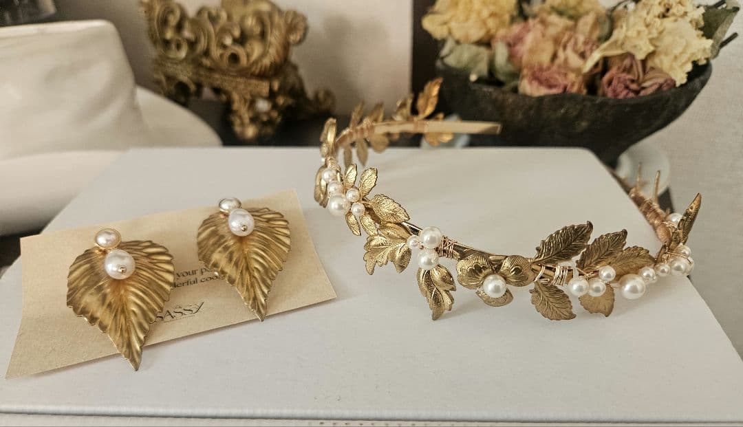 カチューシャ＆ピアスセット　ウェディング　ゴールドアクセサリー