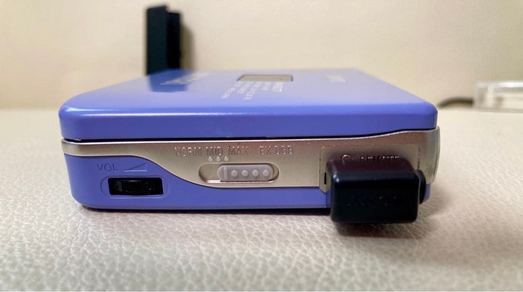 SONY WM-EX77 WALKMAN パープル　紫　動作品　ジャンク扱い