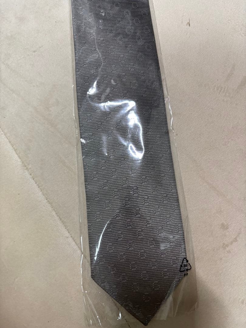 GUCCI グレー ストライプ ネクタイ 新品タグ付