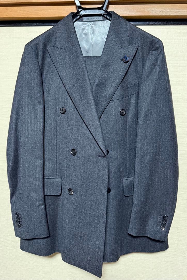 HILTON 戸賀モデル GUABELLO ダブル ストレッチ スーツ