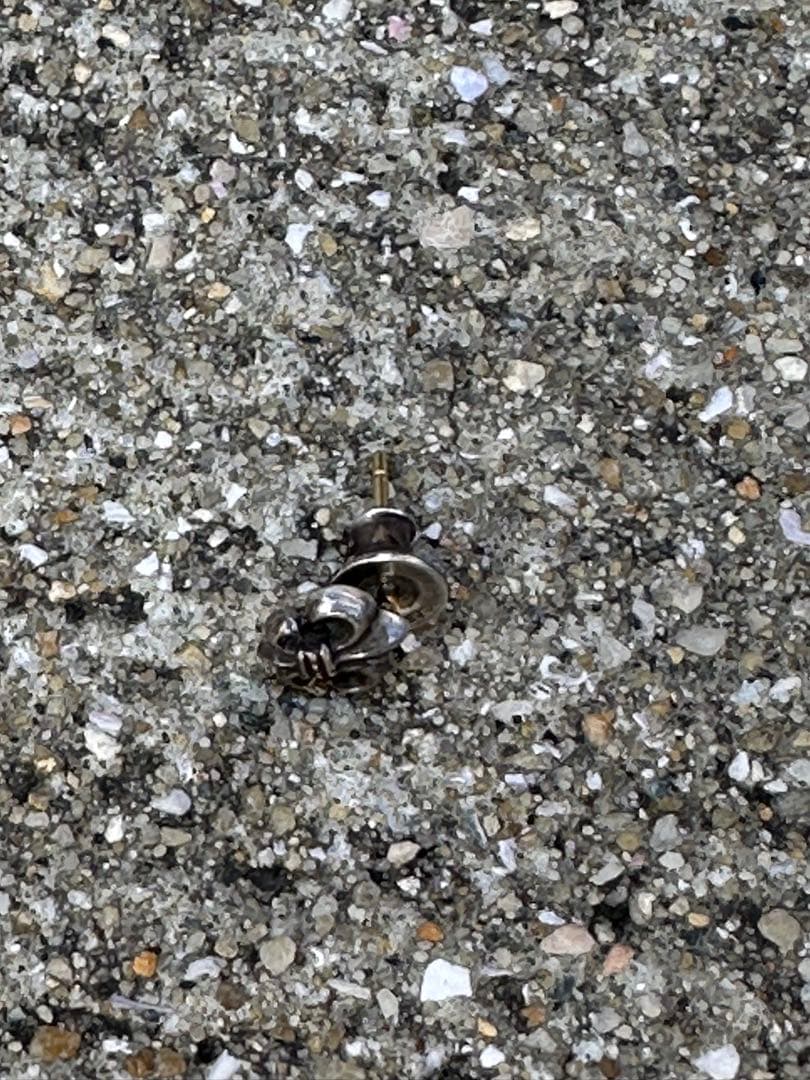 クロムハーツ　百合　ピアス