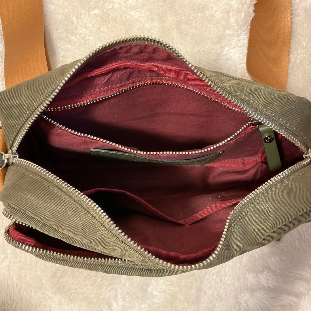 セール中！ヴィヴィアンウエストウッド　ショルダーバッグ