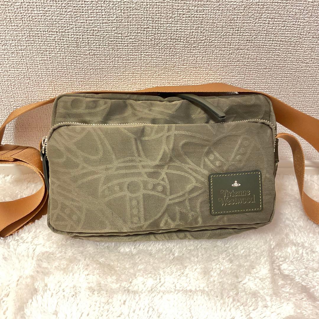 セール中！ヴィヴィアンウエストウッド　ショルダーバッグ