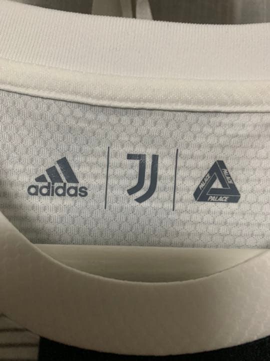 アディダス×ユベントス×パレス　トリプルコラボ　オーセンティック ジャージー