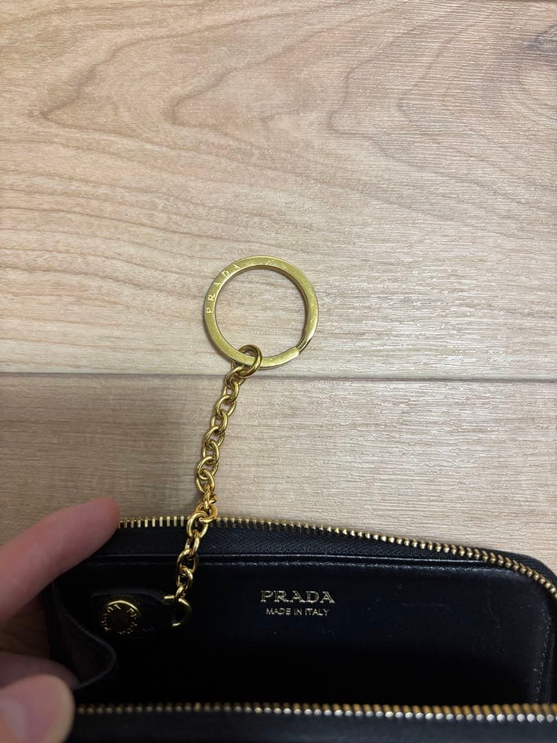 PRADA ブラック レザー　キーケース