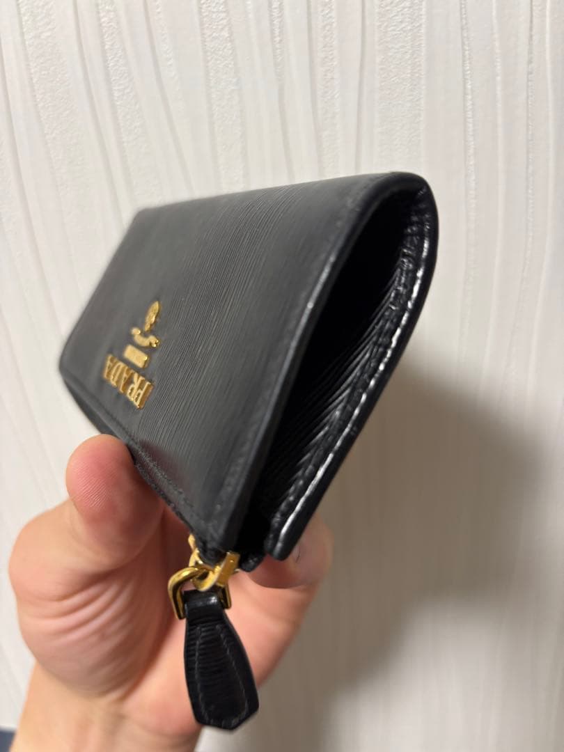 PRADA ブラック レザー　キーケース