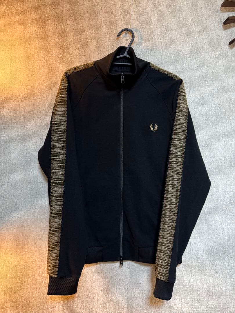 Fred Perry 黒 ジップアップジャージ
