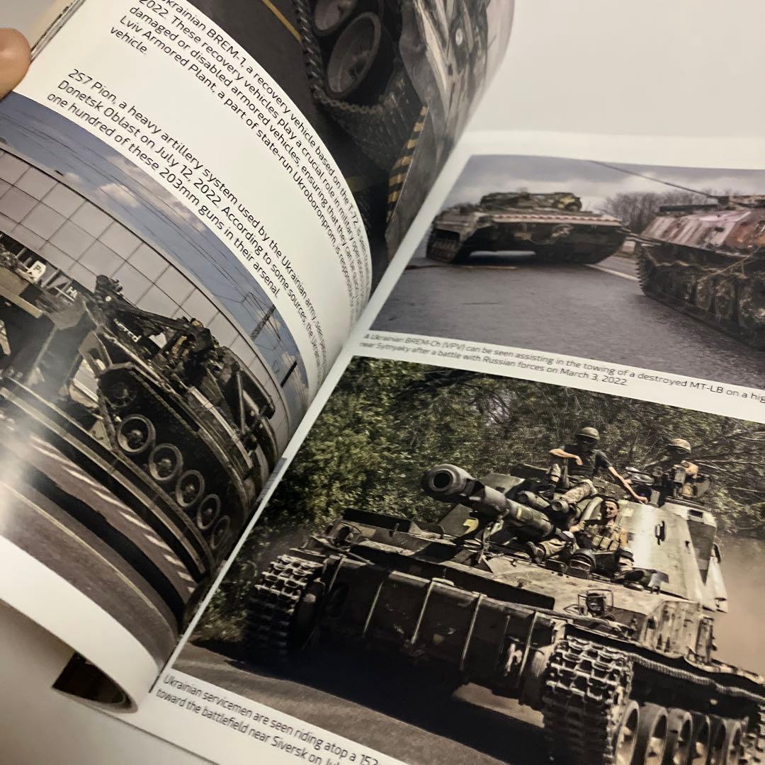 エイブラムス・スクワッド 資料本: 紛争 Vol. 1 侵攻　洋書