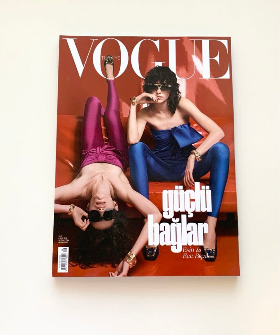 女性情報誌 Vogue Turkey Magazine April 2022