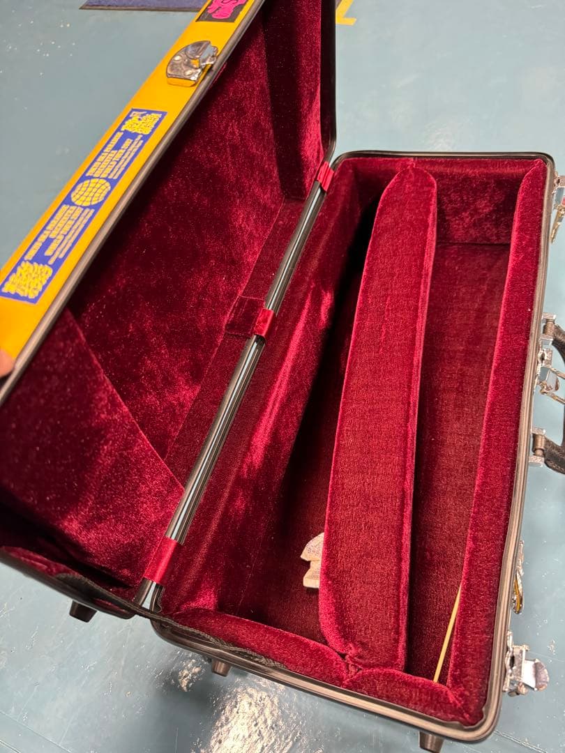 CCシャイニーケース(トランペットダブルケース)イエローステッカー付き