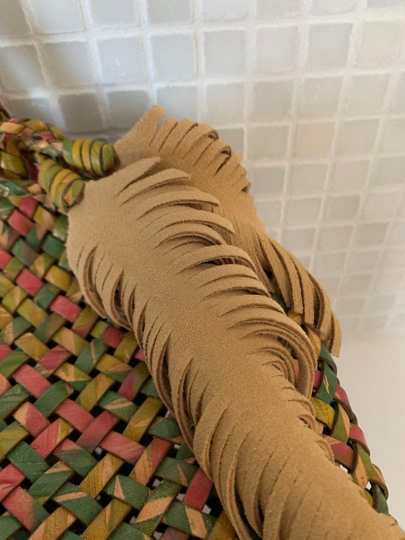 未使用品！カラフルなとっても可愛いショルダーバッグです！　本革