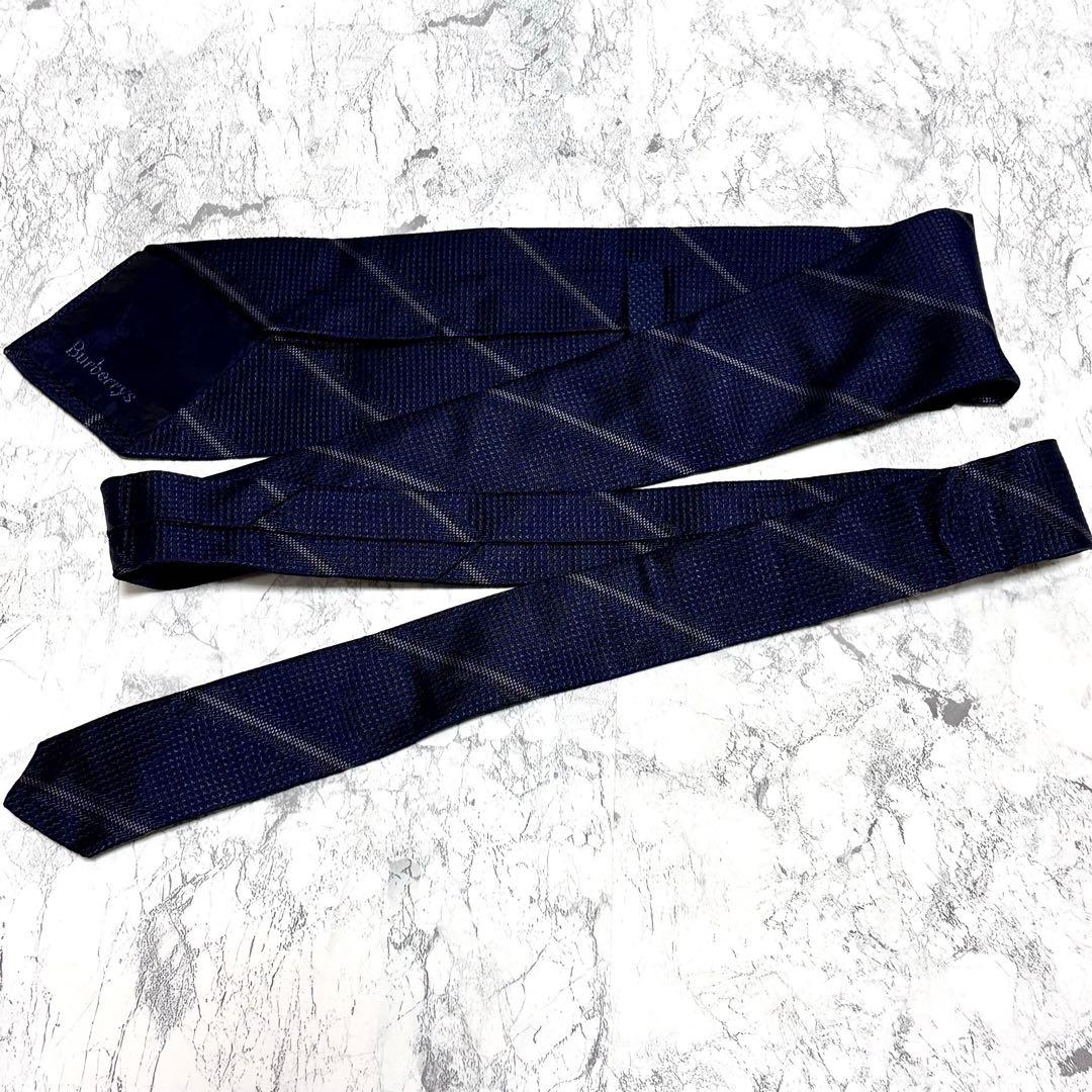 【極美品】バーバリーロンドン　ブランド　ネクタイ　シルク　ブラック　ストライプ