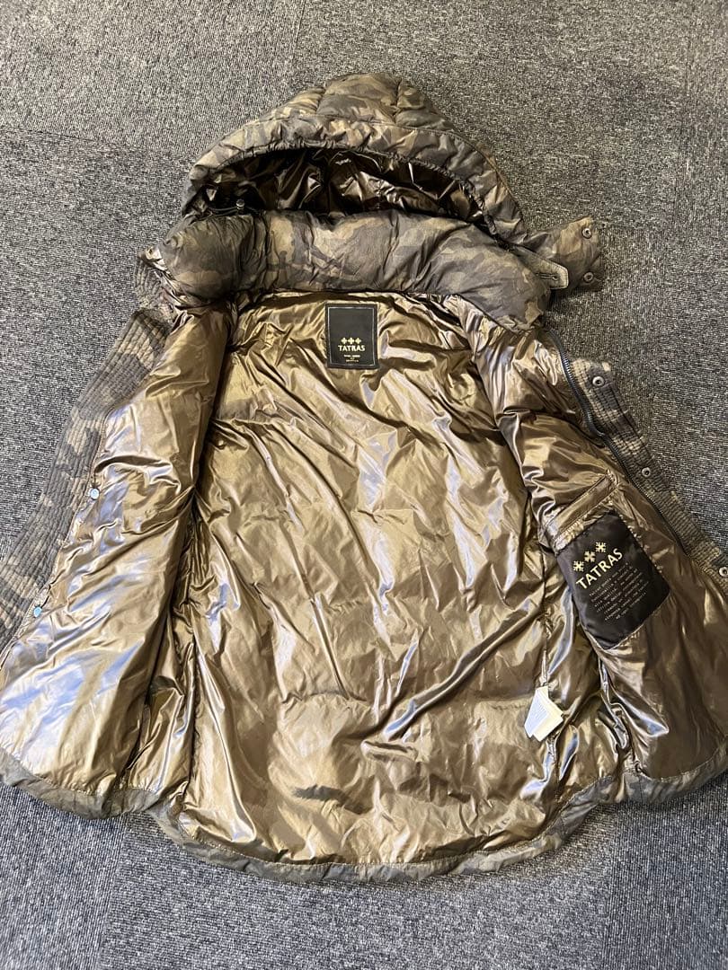 TATRAS メンズ フード付きダウンベスト 迷彩