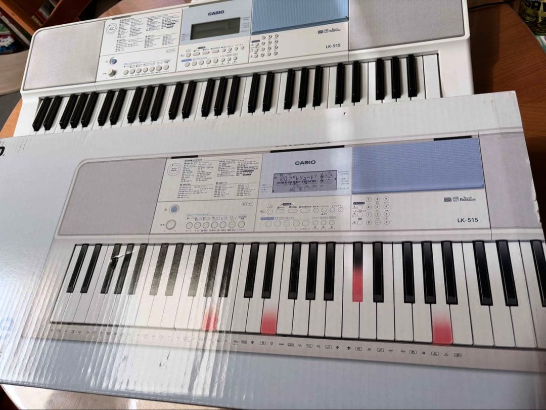 CASIO LK-515 ホワイトキーボード　台付き