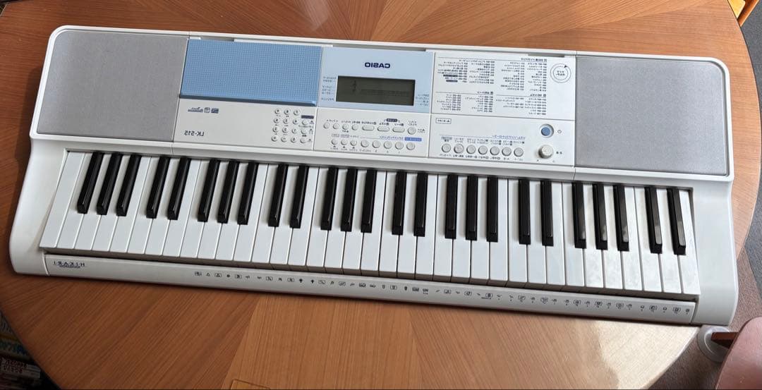 CASIO LK-515 ホワイトキーボード　台付き