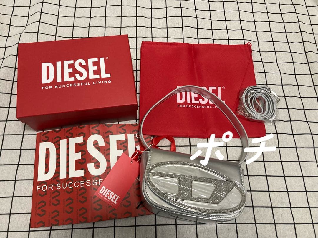DIESEL シルバーショルダーバッグ