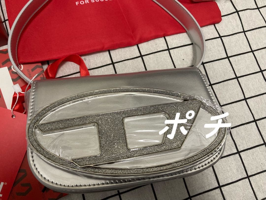 DIESEL シルバーショルダーバッグ