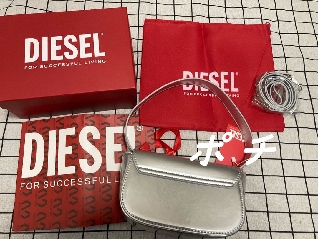 DIESEL シルバーショルダーバッグ