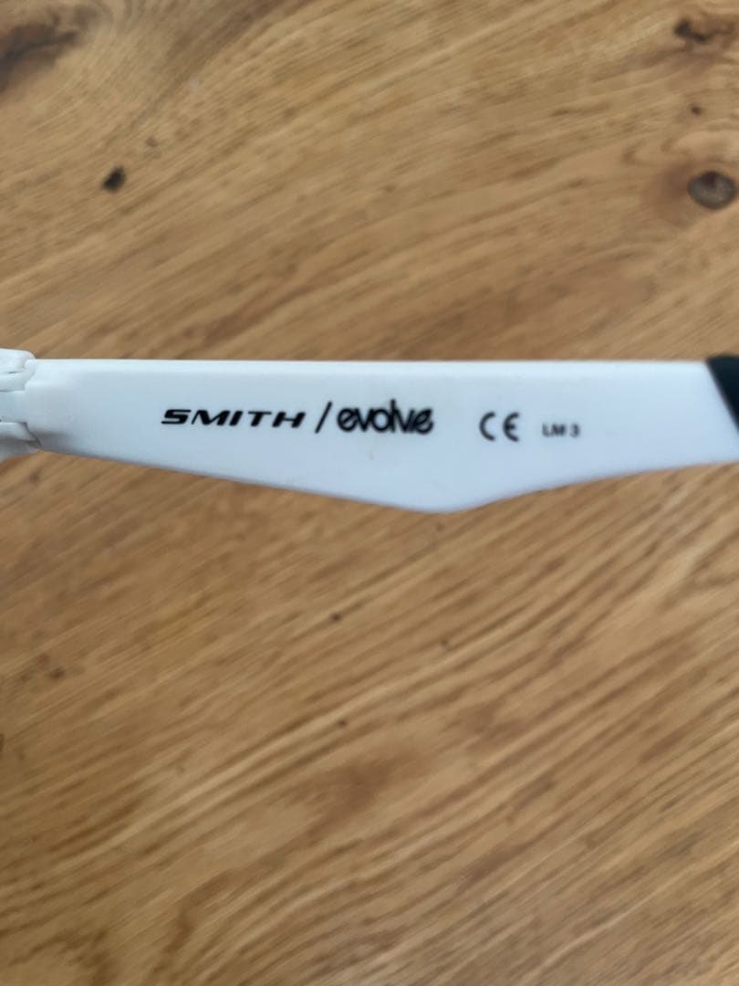 廃盤品スミスサングラスLOWDOWアウトドアサングラス白ミラーレンズ