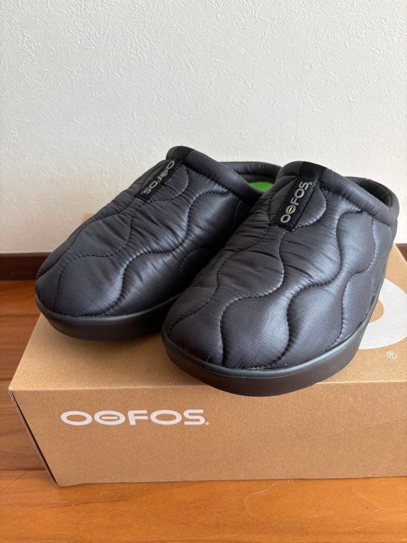 新品 OOFOS ウーフォス OOcoozie Thermo Mule 黒