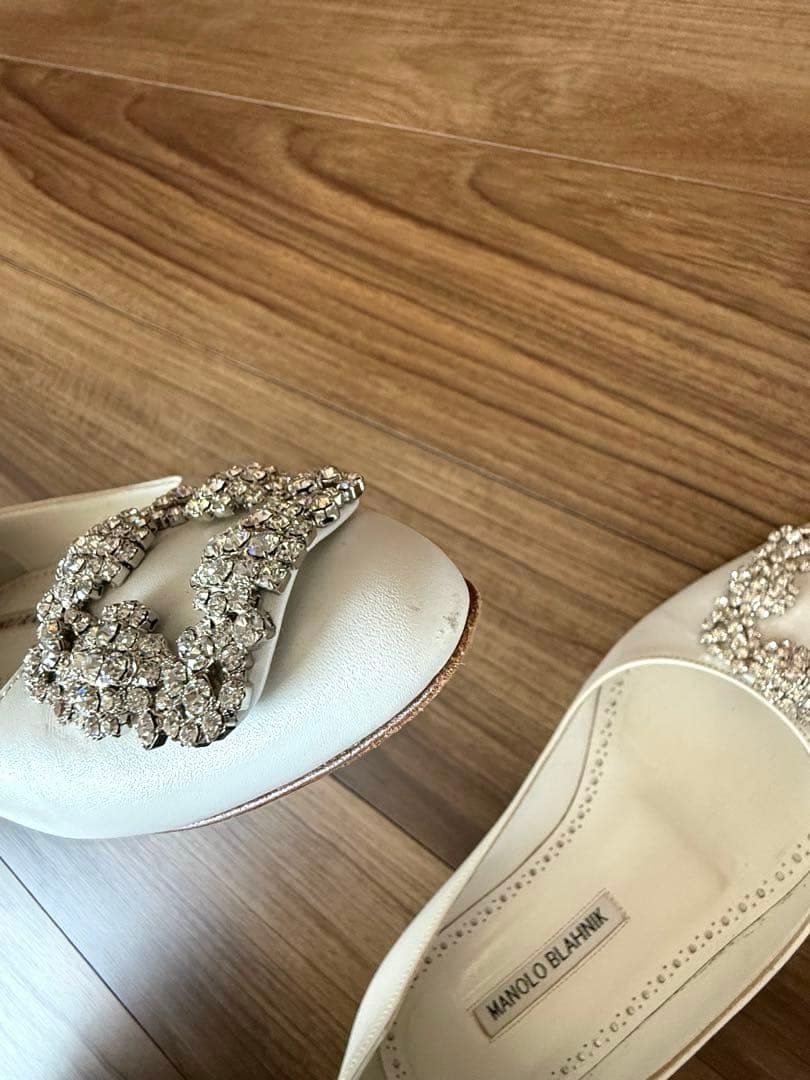 マノロ　ハンギシ　フラット　レザー　ホワイト　Size36