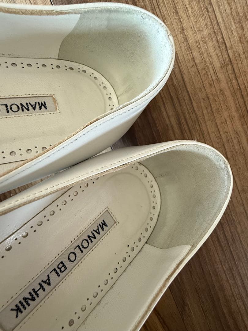 マノロ　ハンギシ　フラット　レザー　ホワイト　Size36