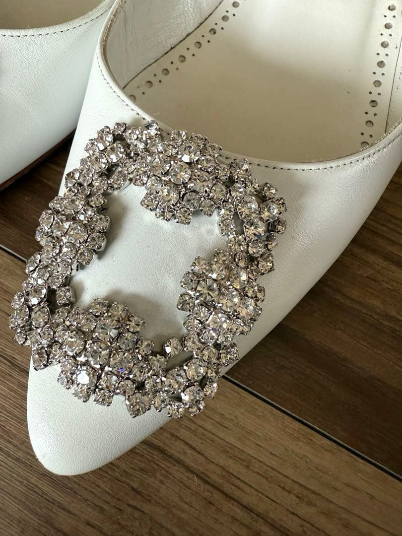 マノロ　ハンギシ　フラット　レザー　ホワイト　Size36