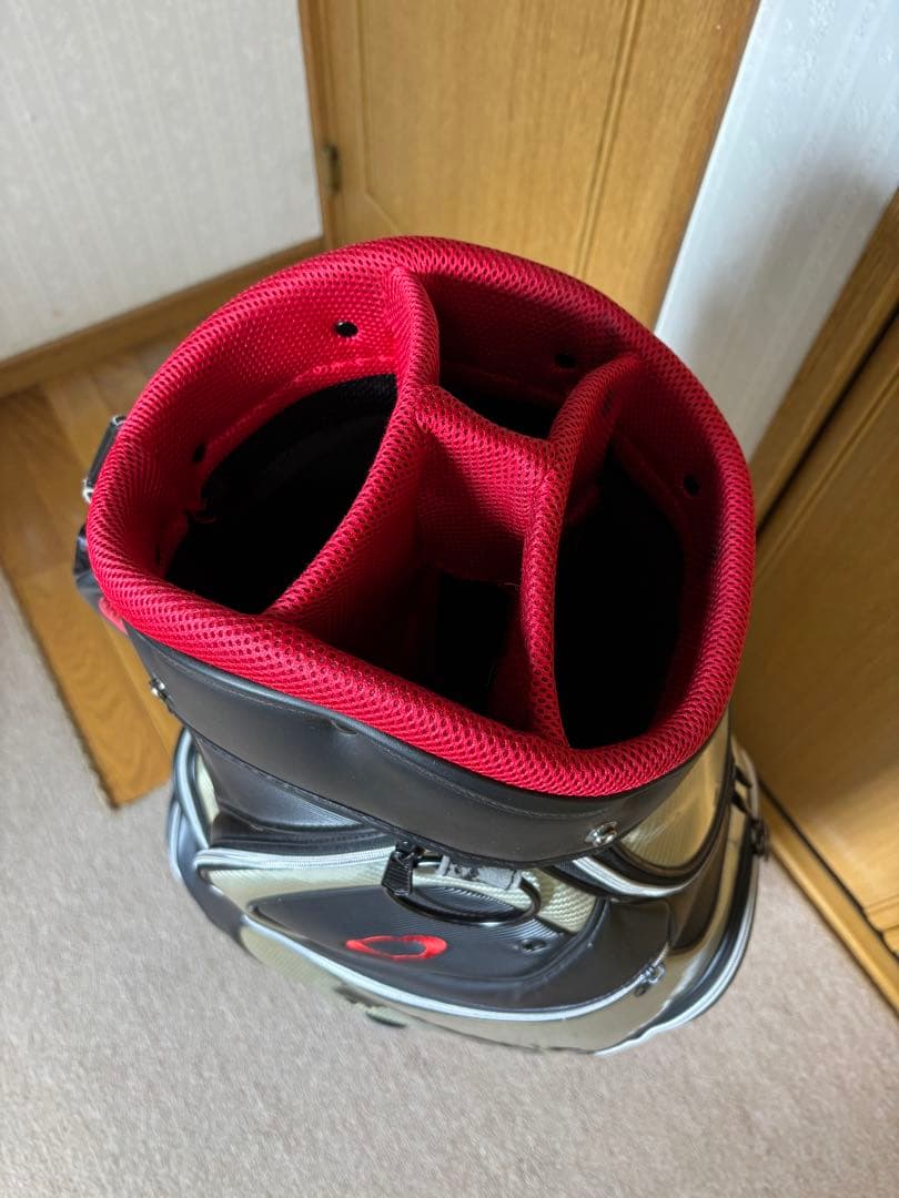 オークリー OAKLEY　キャディバッグ９.5型（ブラック/シルバー/レッド）