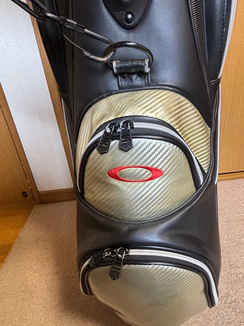 オークリー OAKLEY　キャディバッグ９.5型（ブラック/シルバー/レッド）