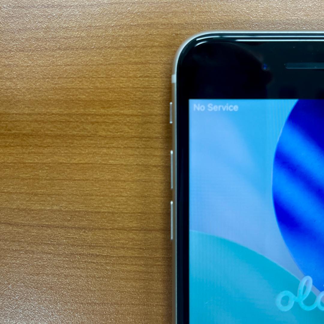 S*京様 動作確認済み iPhone SE 第3世代 64GB ID88VQN