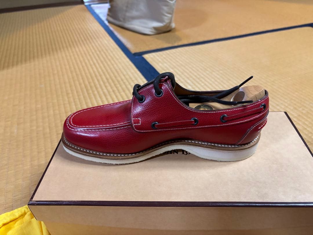 ジョン ロブ 赤 デッキシューズ