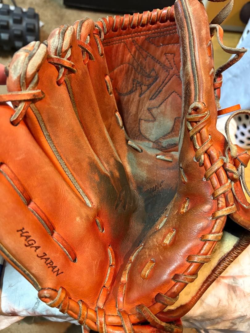 硬式投手用グローブ