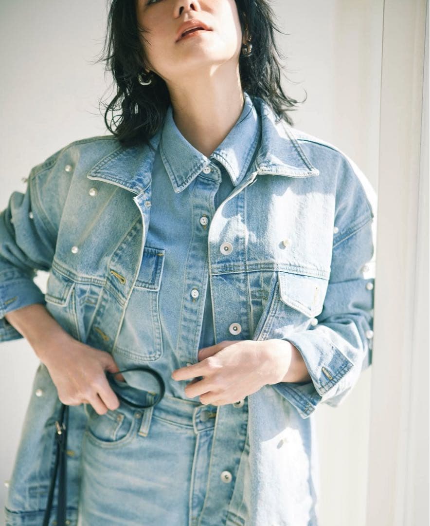 アルページュストーリー　パール付きデニムジャケット ライトブルー