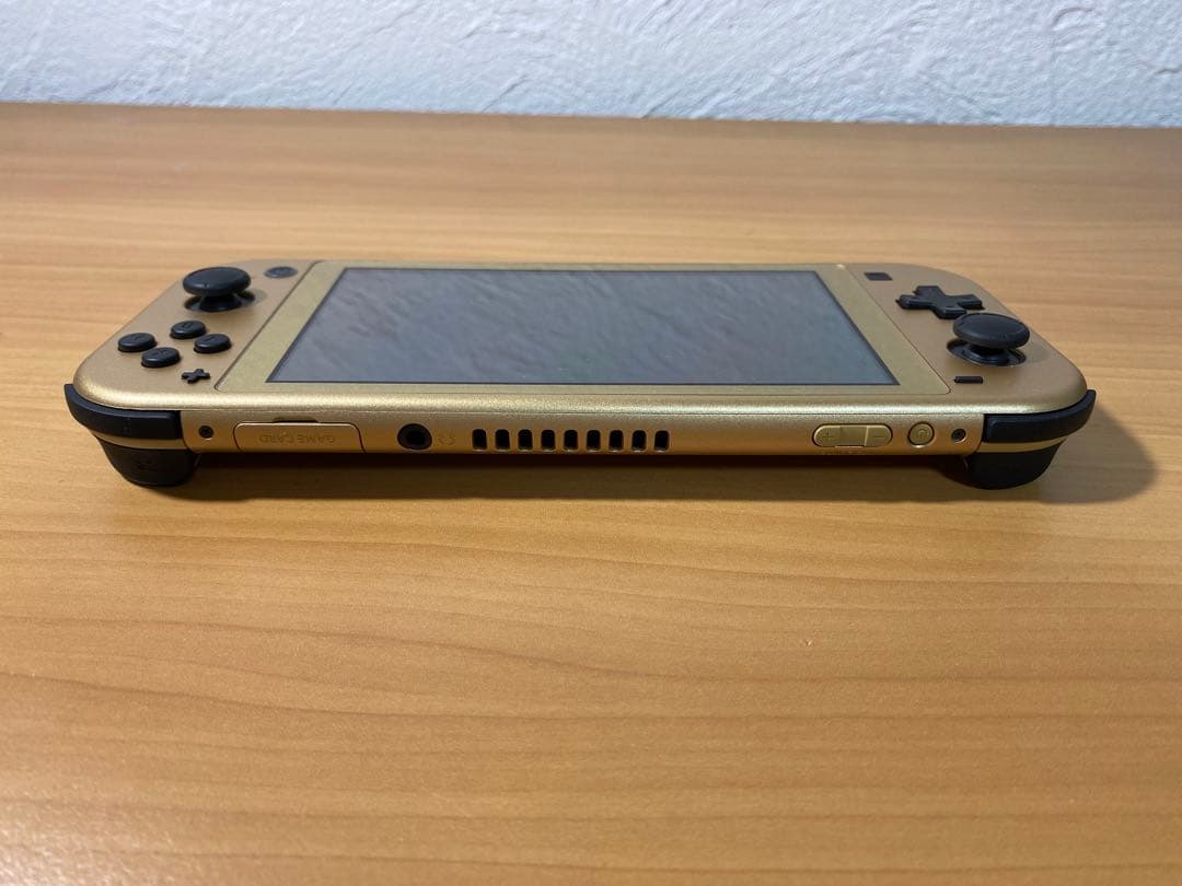 【美品】Switch Lite ゴールド本体 ゼルダの伝説 ハイラルED