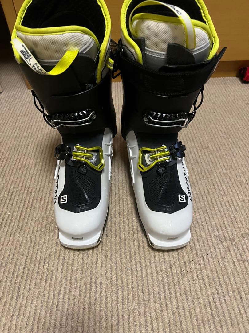サロモンのバックカントリースキーブーツ