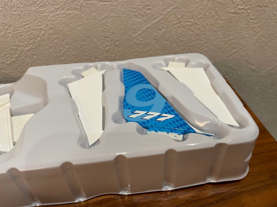 ボーイング公式 777X 777-9 1/200 新品未使用