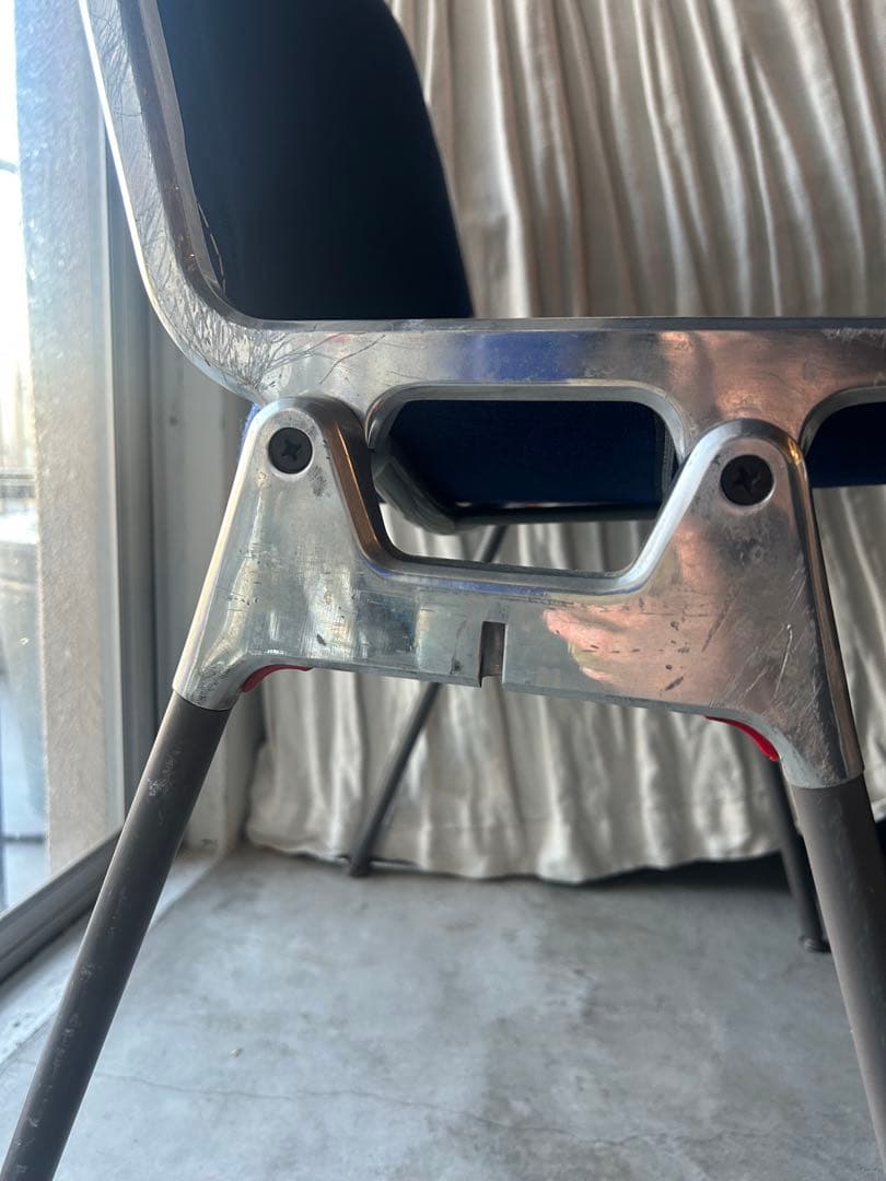 カステリ Castelli DSC 106 スタッキングチェア　※引取限定