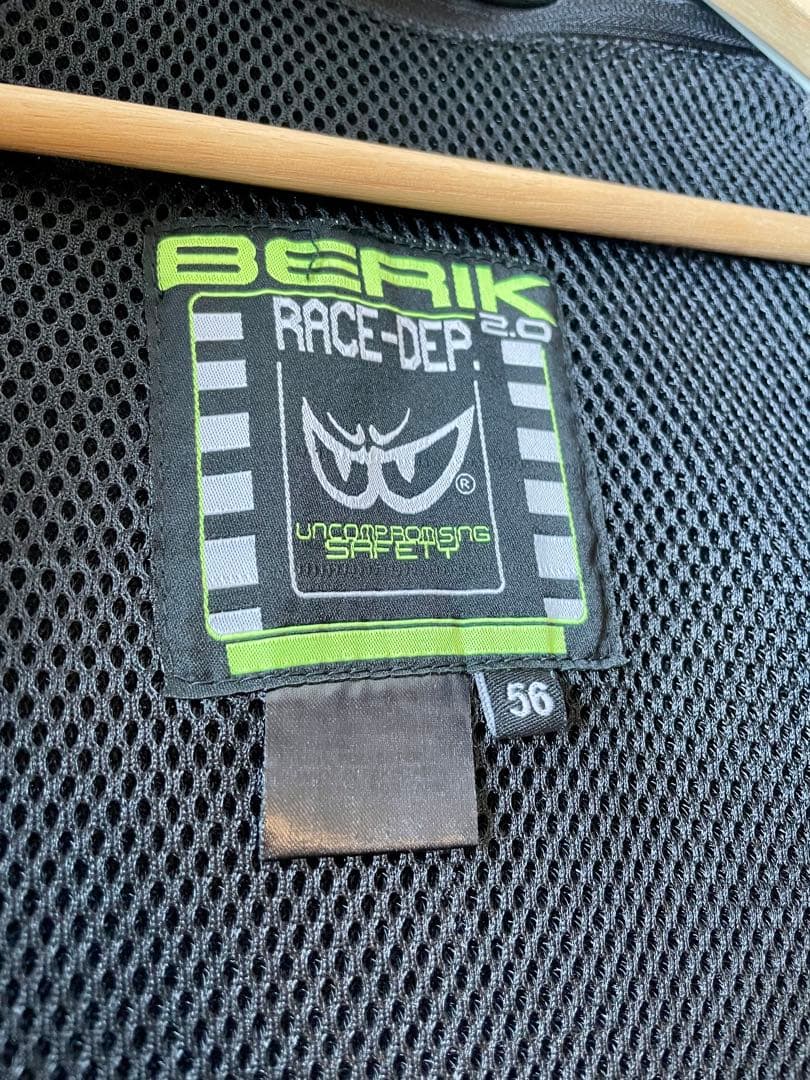 大きなサイズ！　ベリック　レーシングスーツ　56 MFJ公認